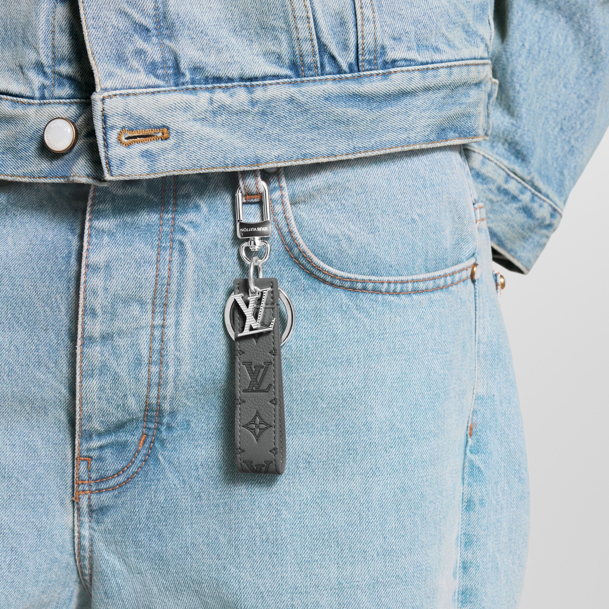 LV Shadow Dragonne Key Holder And Bag Charm S00 - Men